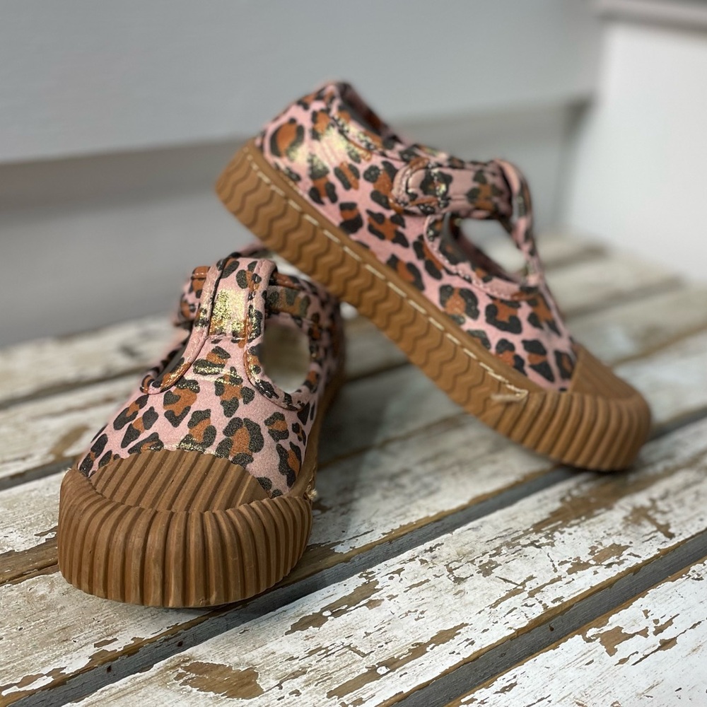 Harper Canyon Animal Print T-strap